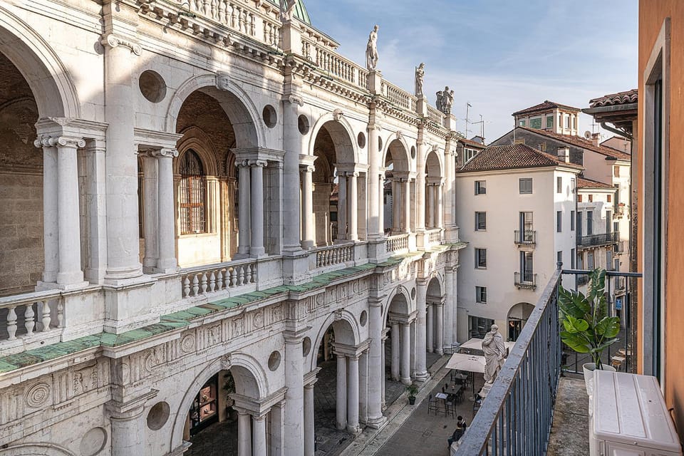 Property building, Balcony/Terrace, City view, Landmark view