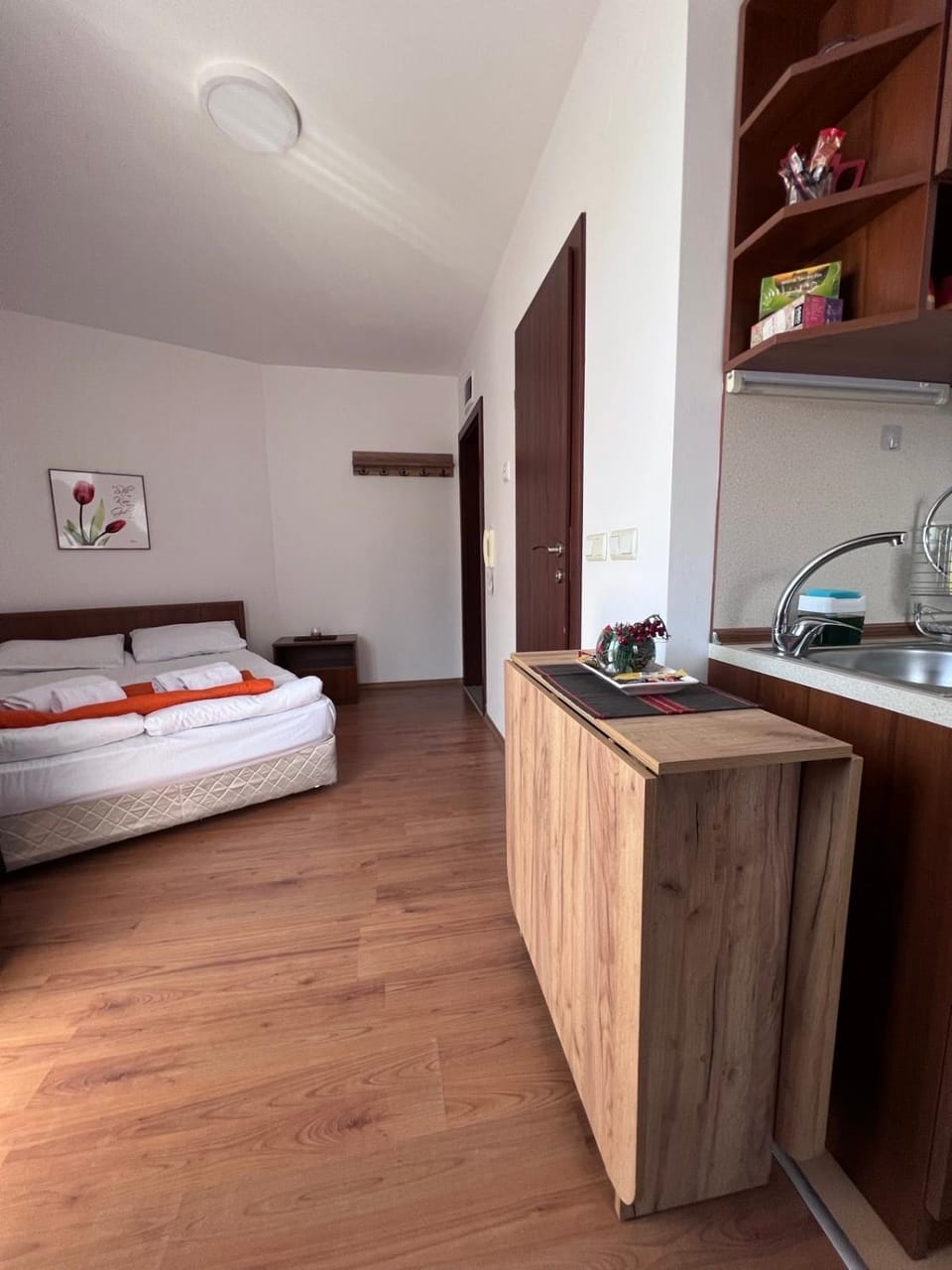 Bed, Living room, Breakfast