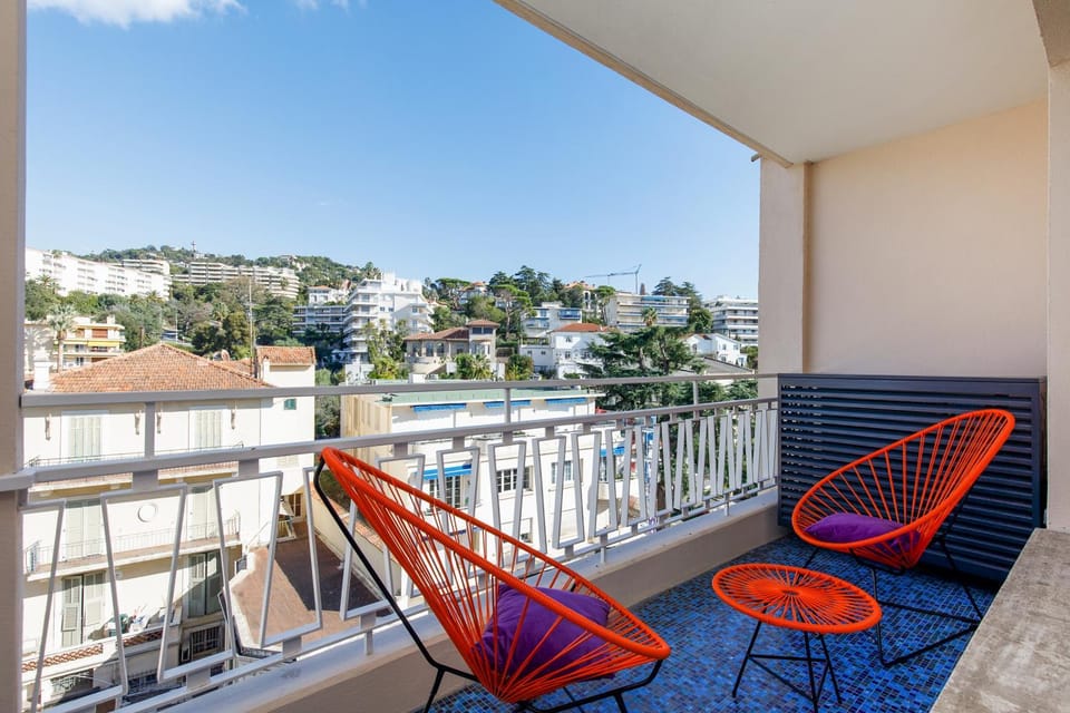 Les Légendes YourHostHelper Apartment in Cannes