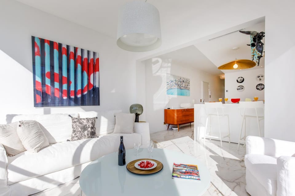 Les Légendes YourHostHelper Apartment in Cannes