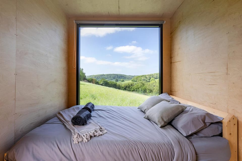 Bed, Natural landscape, Bedroom, Mountain view, towels