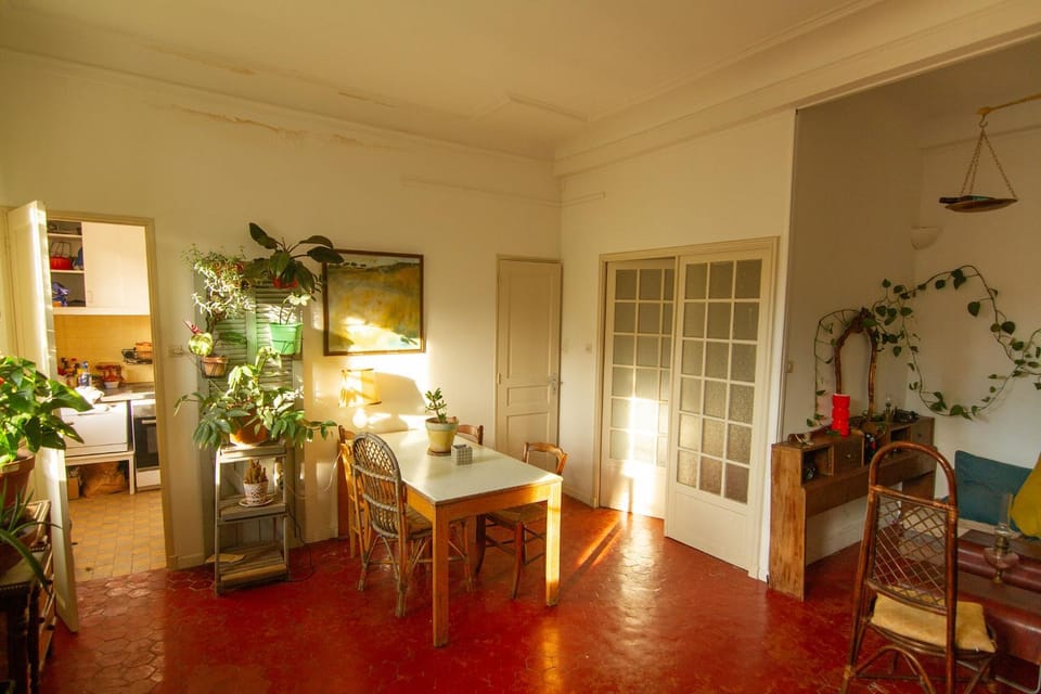 Jolie chambre dans appartement cosy en plein centre Vacation rental in Marseille