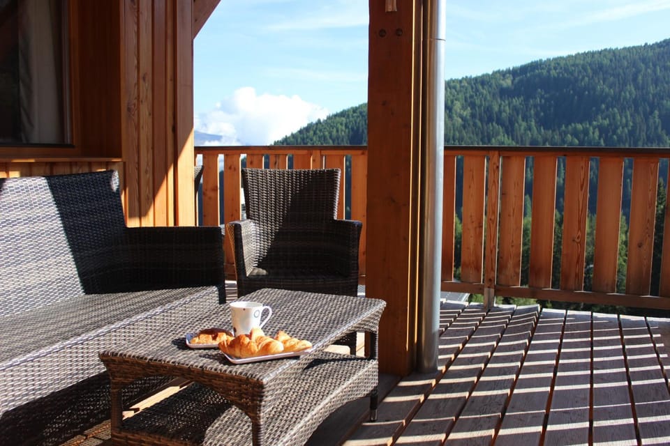 Natural landscape, Balcony/Terrace, Mountain view