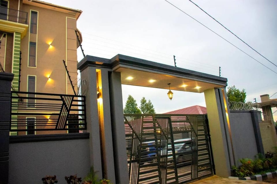 Secure cozy getaway near Kampala business district Apartment in Kampala