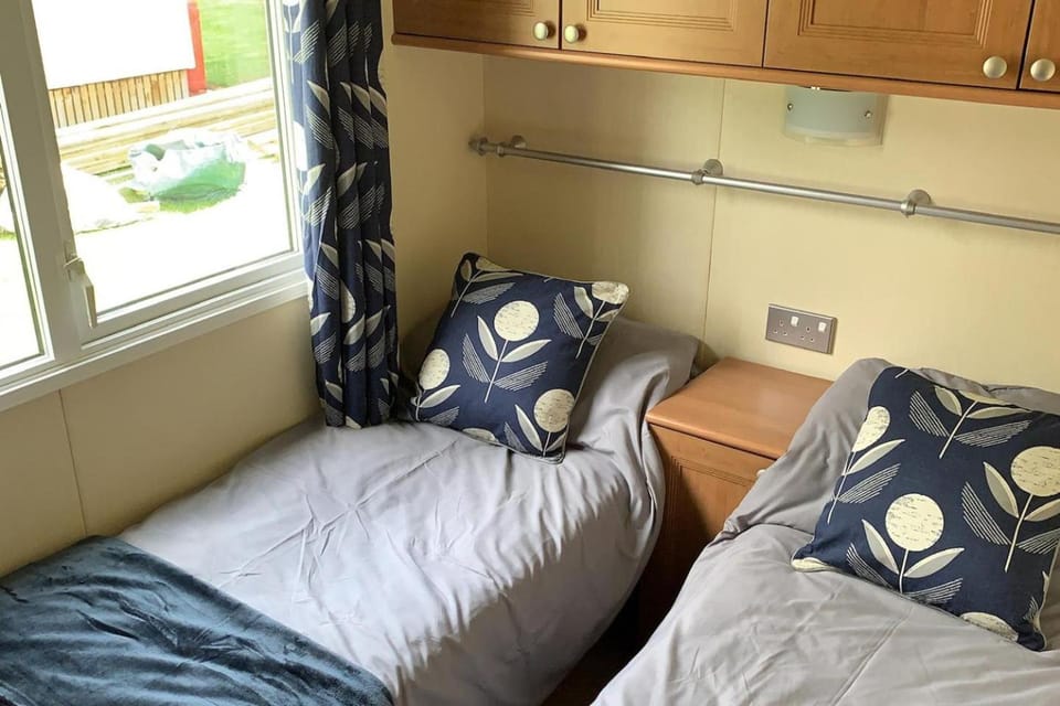 Static Caravan 2 Bedrooms - sleeps 4 Chalet in Scotland