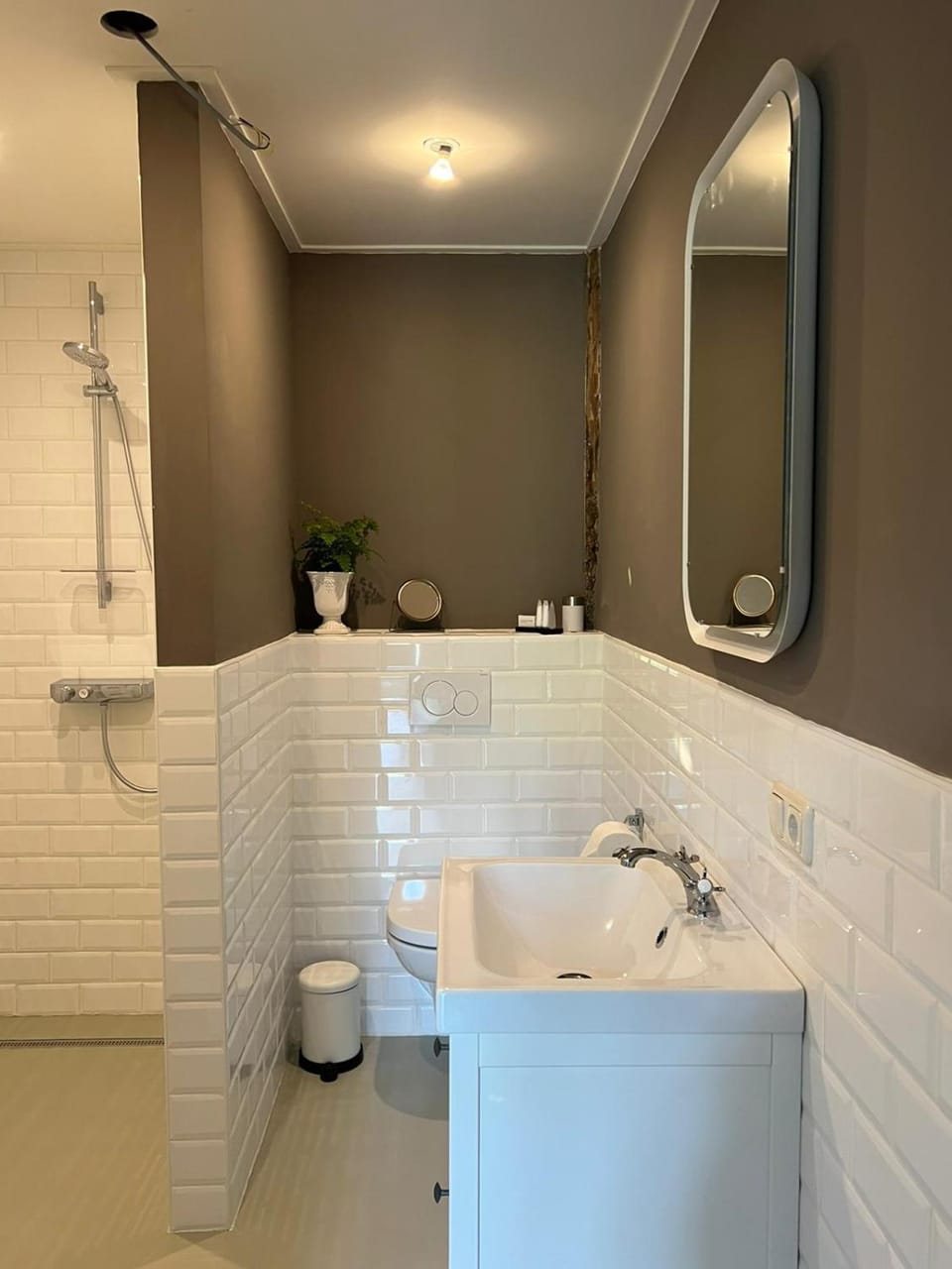 Toilet, Bathroom, towels