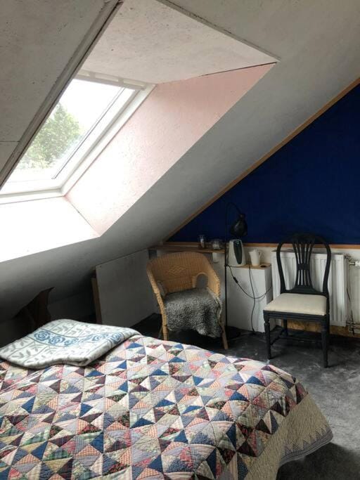 Mysigt men trångt vindsrum i Svinaberga! Apartment in Skåne County