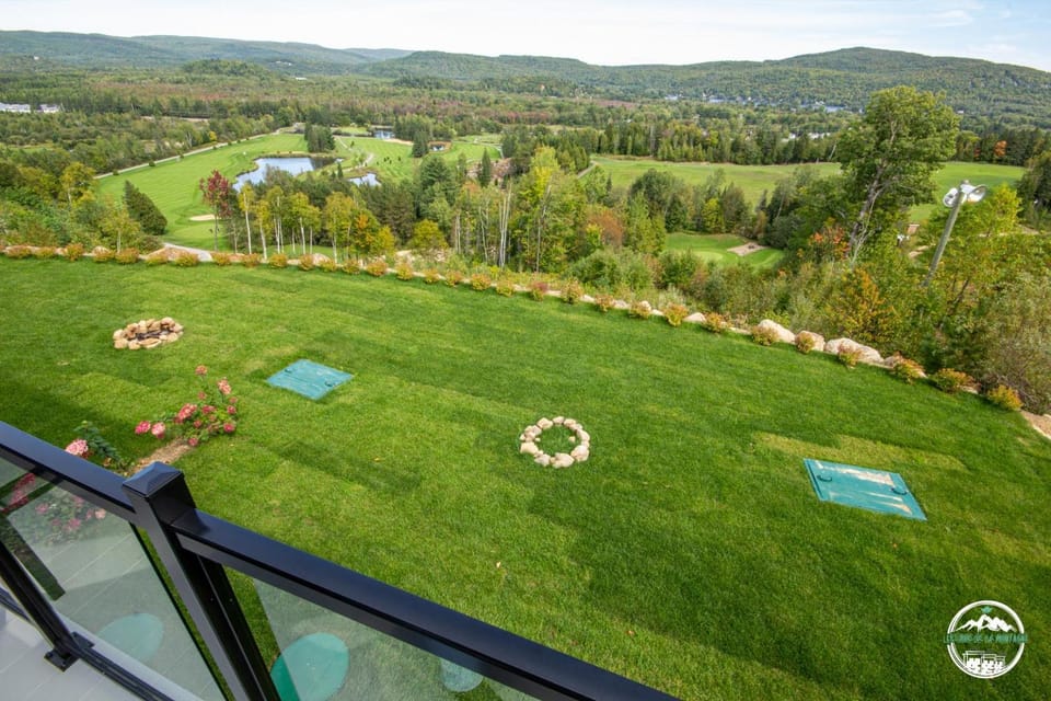 Nearby landmark, Day, Natural landscape, Garden, Golfcourse, Golfcourse, Garden view, Mountain view