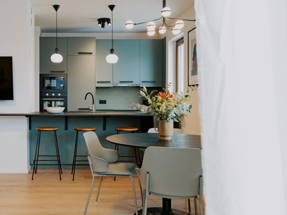 Kitchen or kitchenette, Dining area, pet friendly, stove, toaster