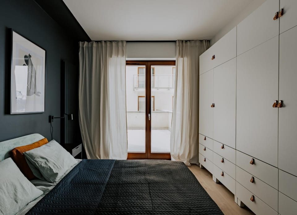 Bed, Balcony/Terrace, Photo of the whole room, Bedroom, wardrobe