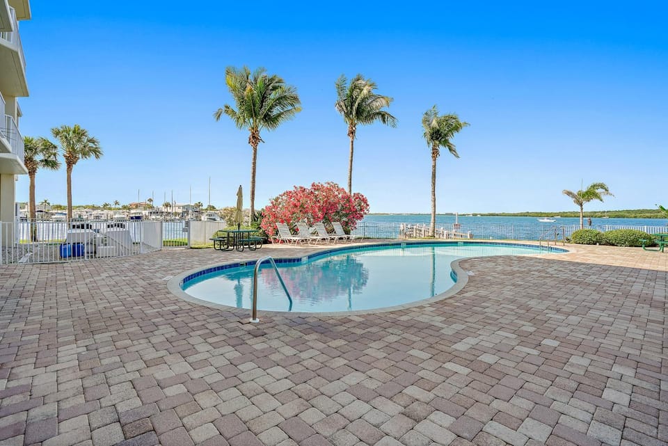 Day, Natural landscape, Pool view, Sea view, Swimming pool, Swimming pool