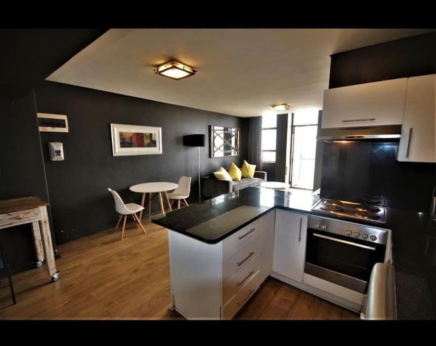 Fountain Suites Aparthotel - PRIVATE Apartment in Cape Town