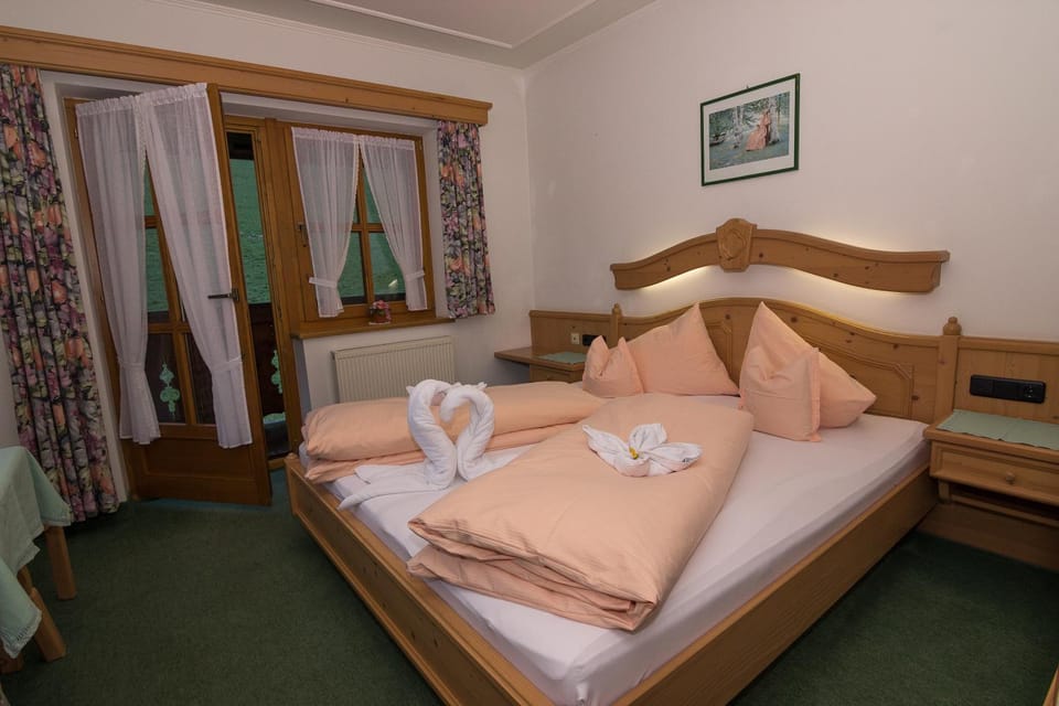 Schiederhof Farm Stay in Salzburgerland