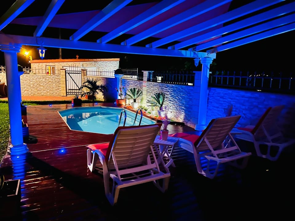 Property building, Swimming pool