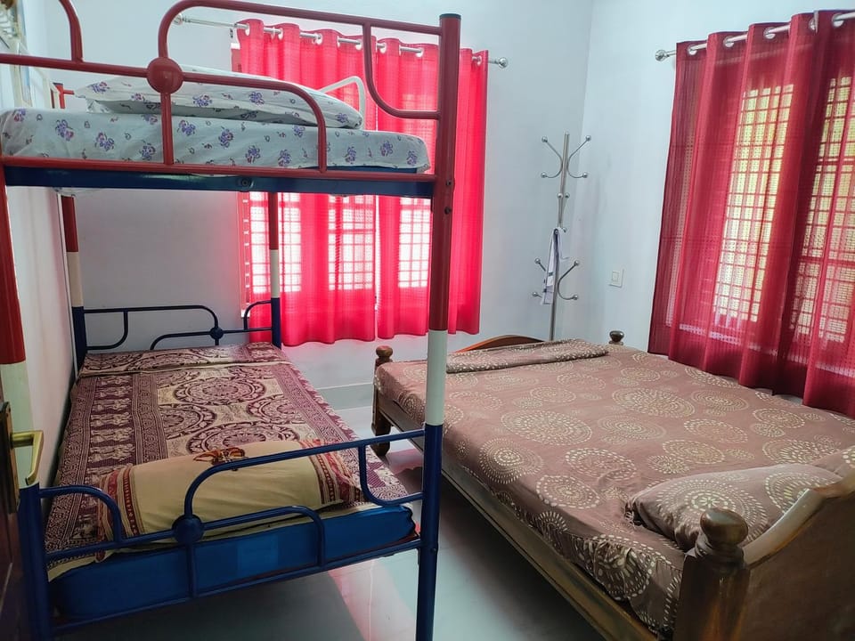 Bed, Bedroom, bunk bed