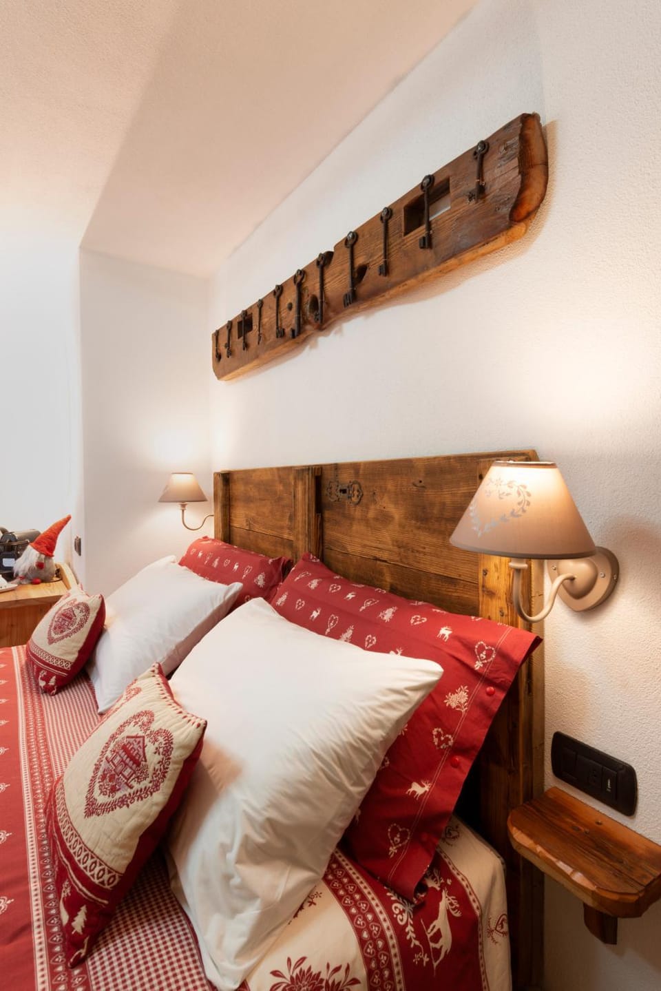 Bed, Photo of the whole room