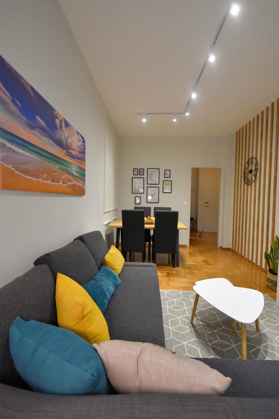 TV and multimedia, Living room, Dining area
