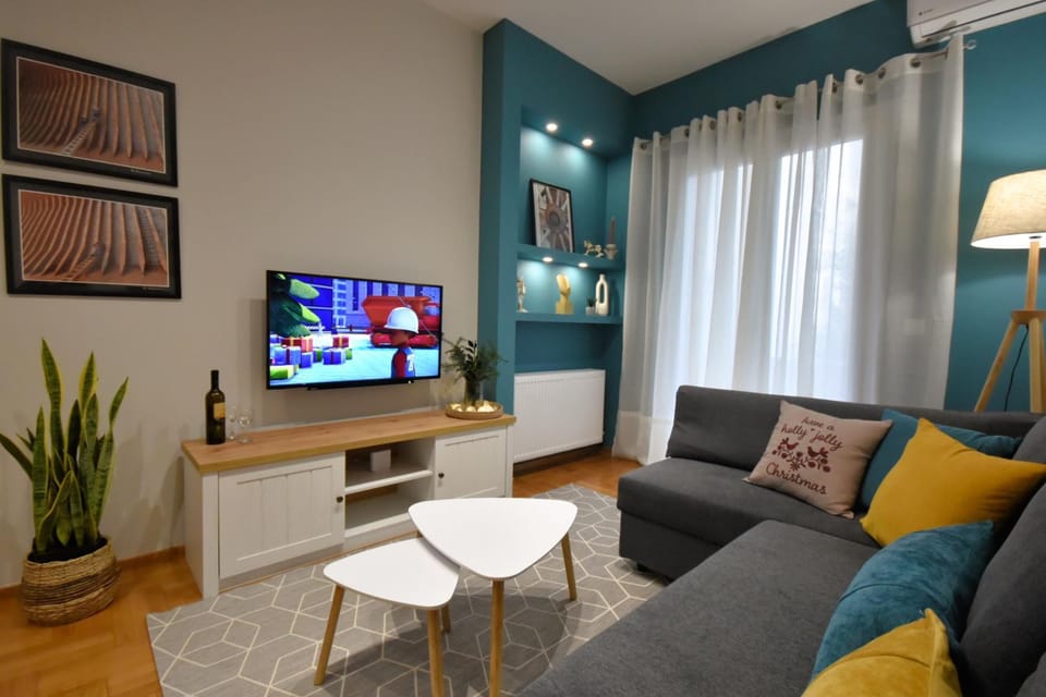 TV and multimedia, Living room, Dining area