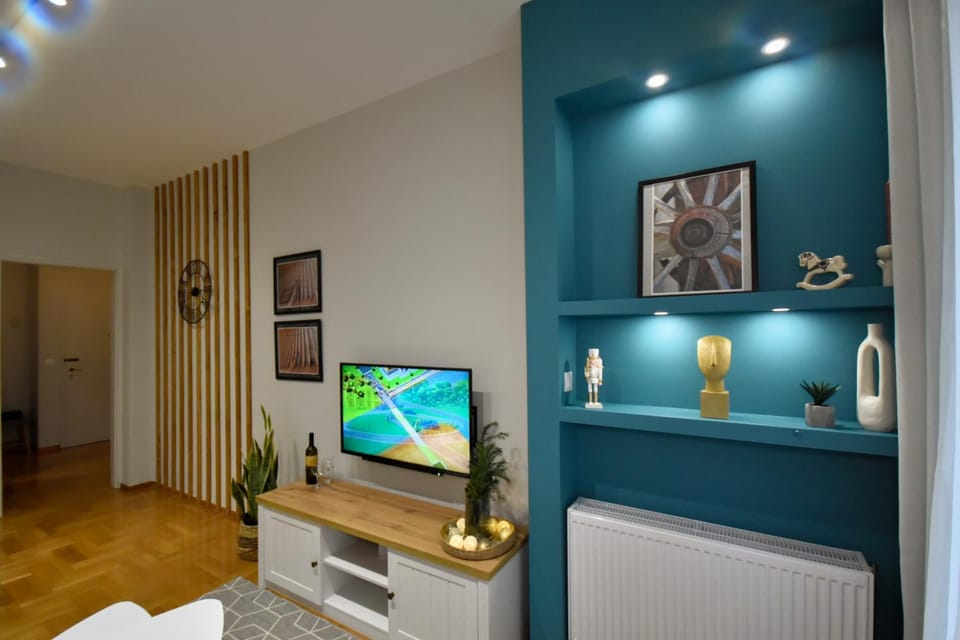 TV and multimedia, Living room, Dining area