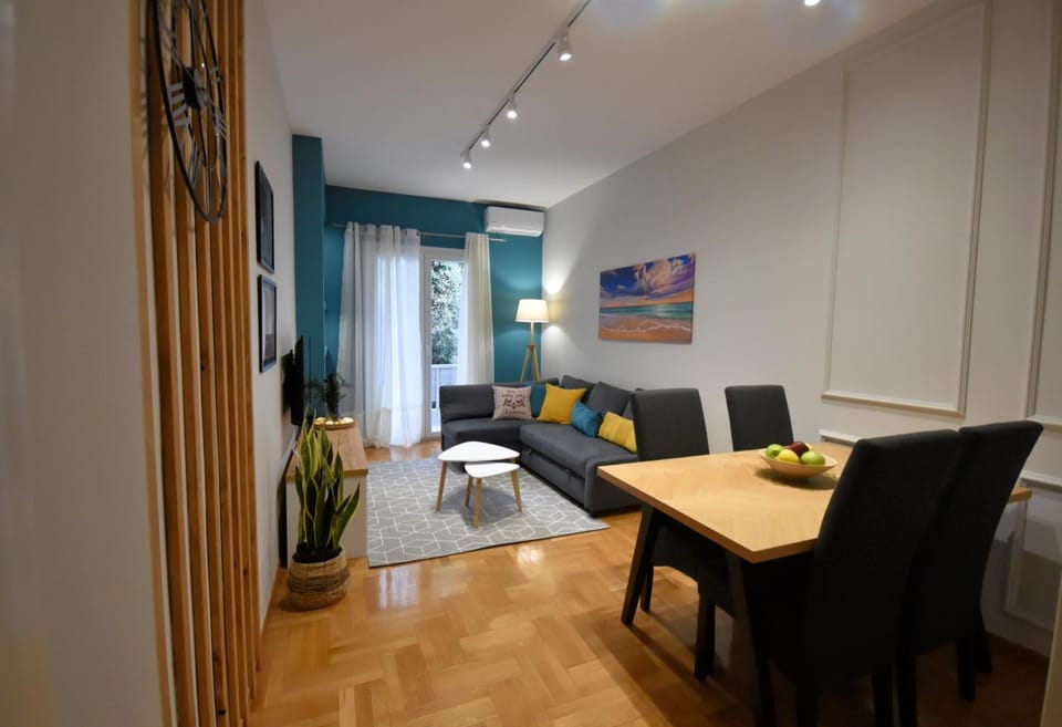 TV and multimedia, Living room, Dining area