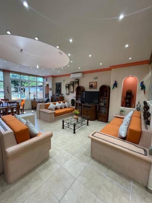 Erase una vez o la Catarina Villa in Zihuatanejo