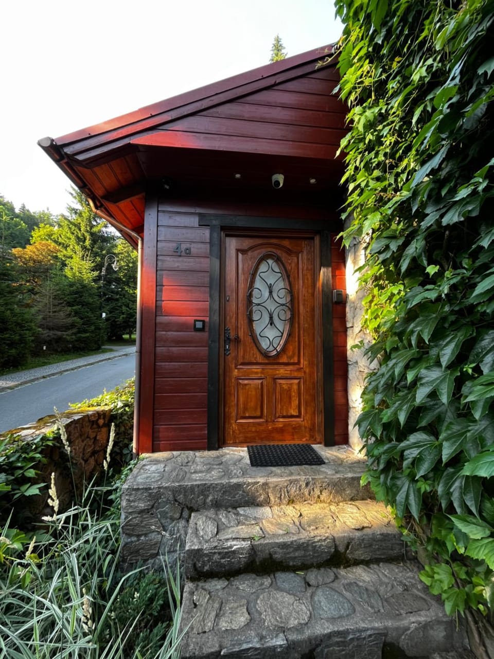 Property building, Facade/entrance, Day