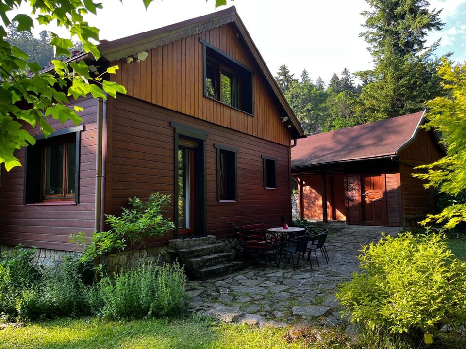 Property building, Day, Summer, Garden, Garden view