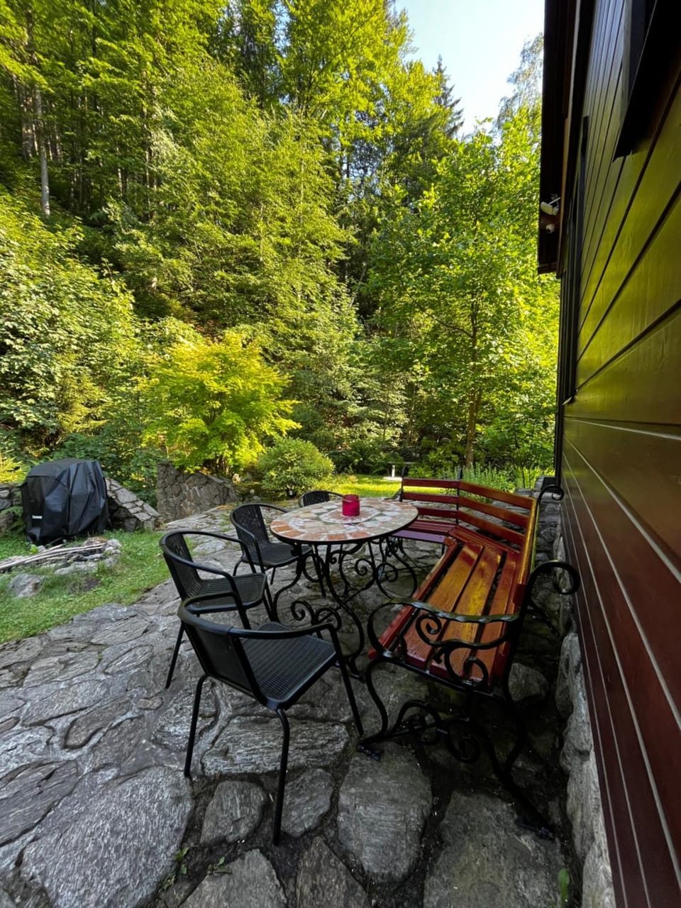 Patio, Day, Garden, Garden view, River view