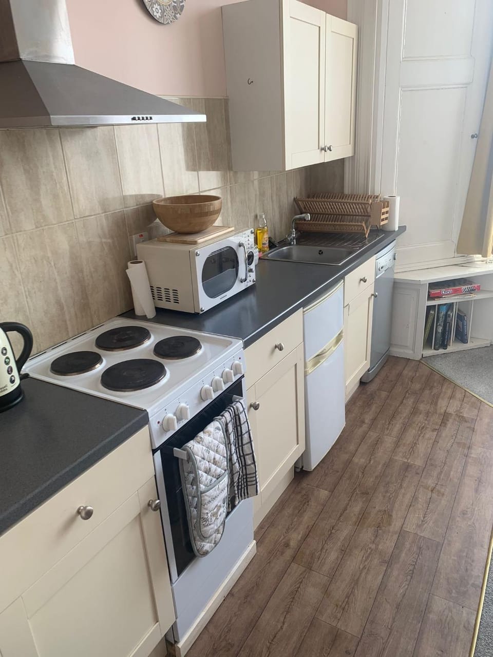 Scoresby's - 2-bedroom apartment with parking Apartment in England