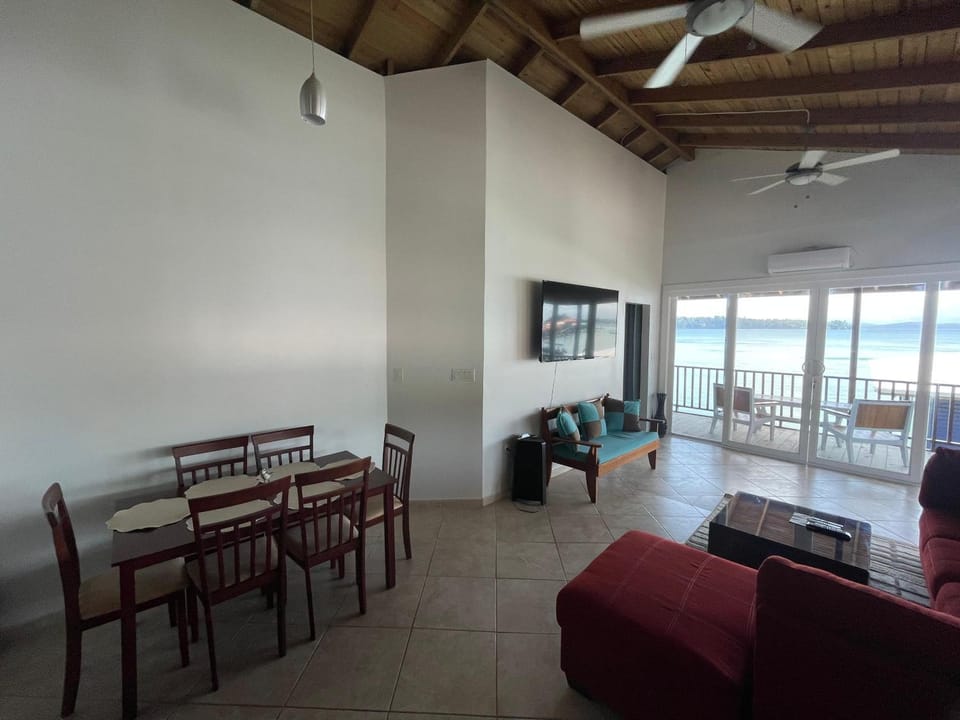 Sunset View House in Bastimentos Island