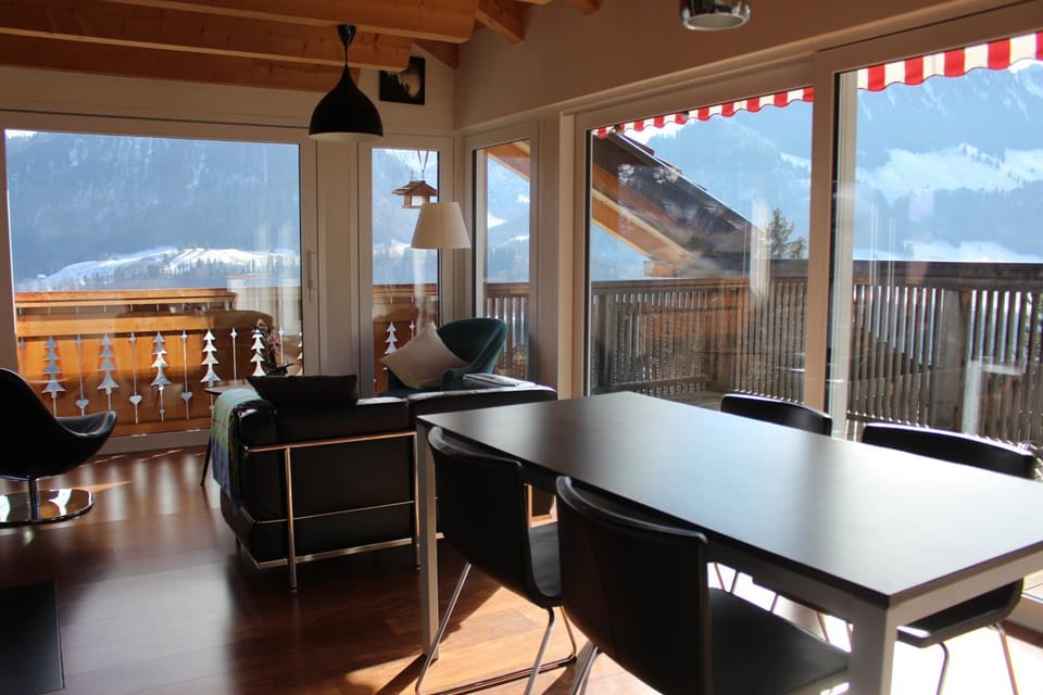 Living room, Dining area