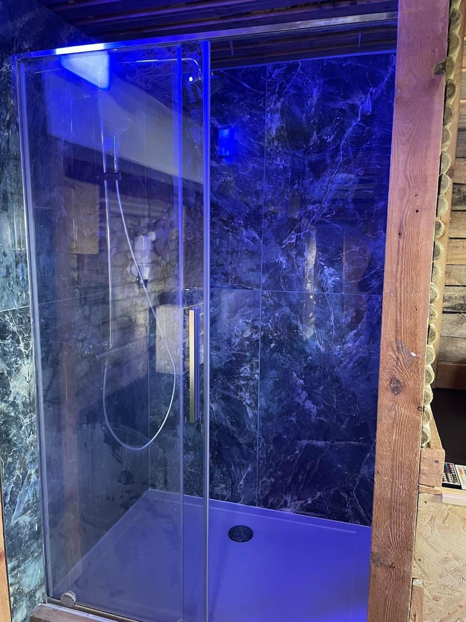 Casawellness nuit insolite avec jacuzzi House in Wallonia, Belgium