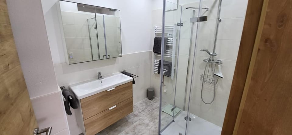 Shower, Bathroom