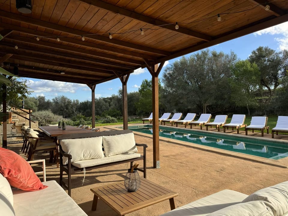 Day, Natural landscape, Pool view, Swimming pool, Family, sunbed