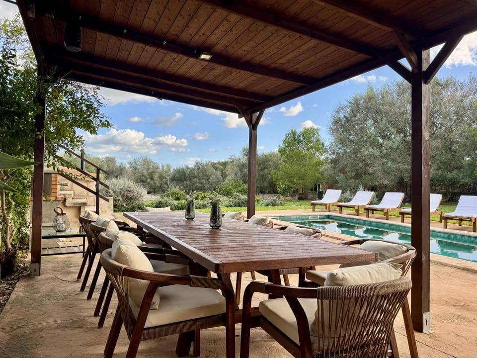 Balcony/Terrace, Dining area, Pool view, Swimming pool, sunbed