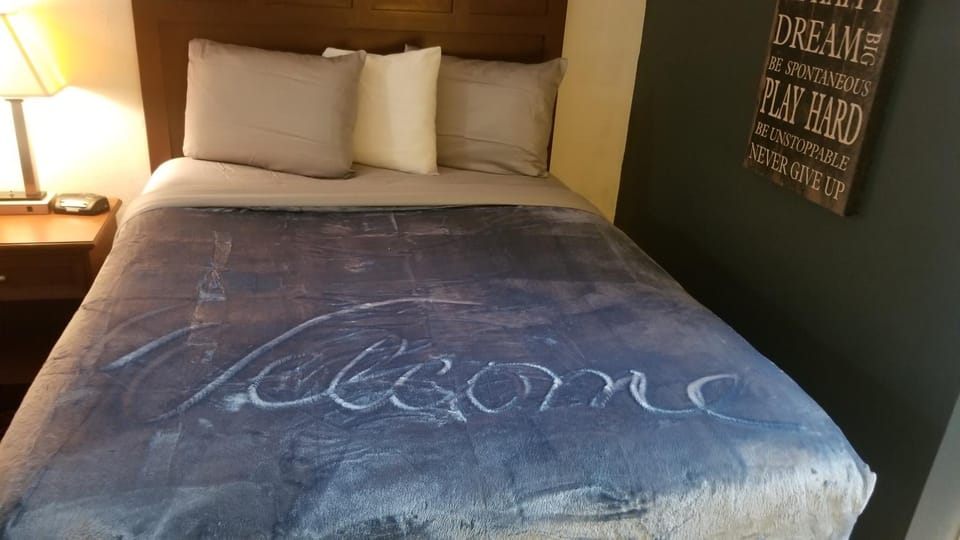 Hotel King WI-FI Hotel 101 Booking Apartment in Stillwater