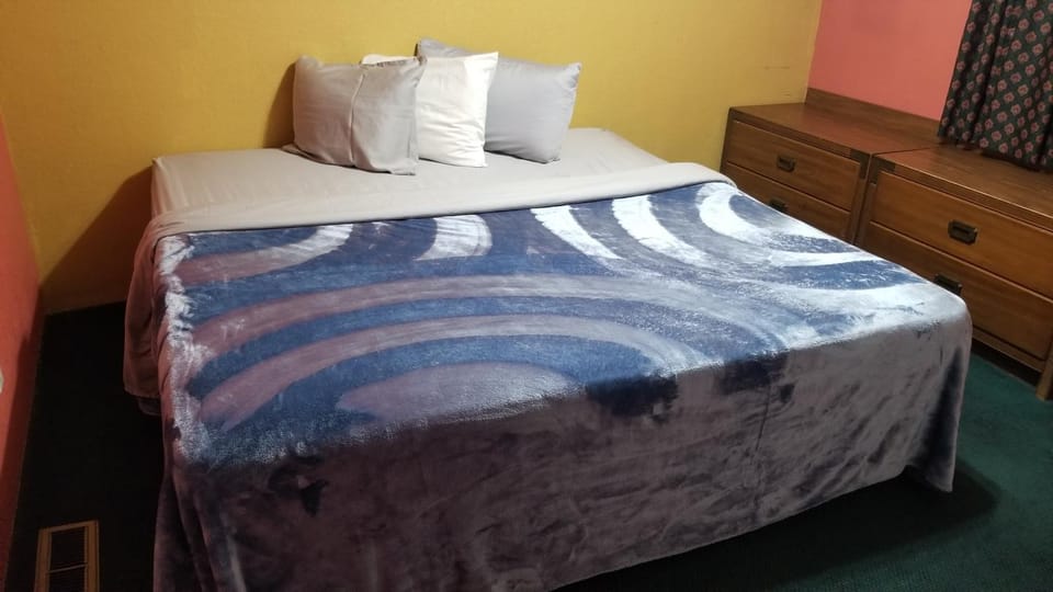 Hotel King WI-FI Hotel 101 Booking Apartment in Stillwater