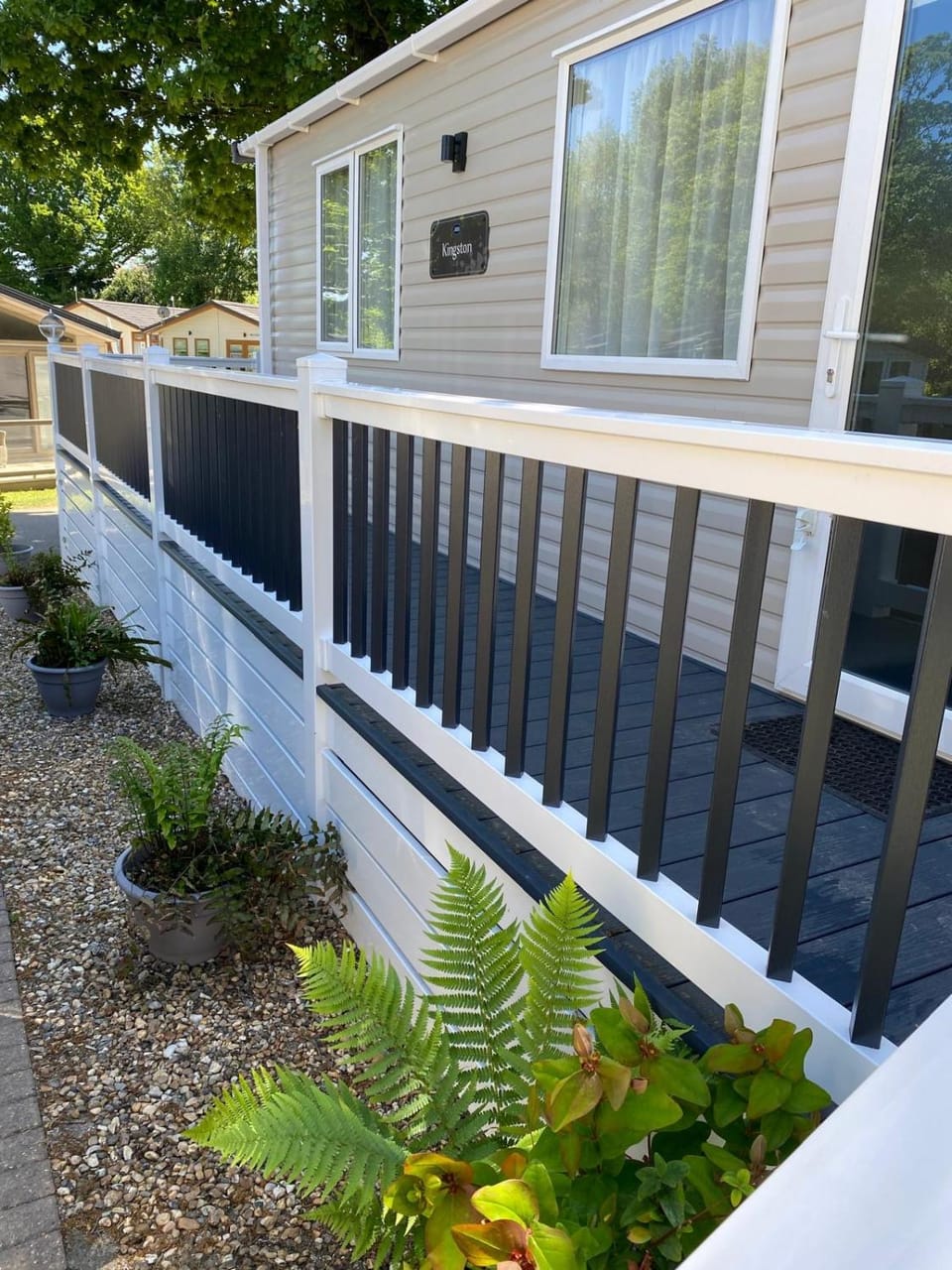 Coghurst Hall Holiday Home Sleeps 6, 2 bedrooms House in Hastings