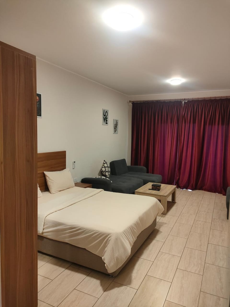 Photo of the whole room