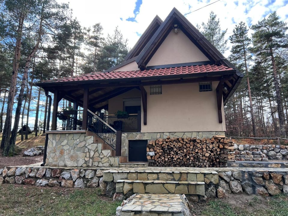 Vikendica Martinović House in Zlatibor District, Serbia