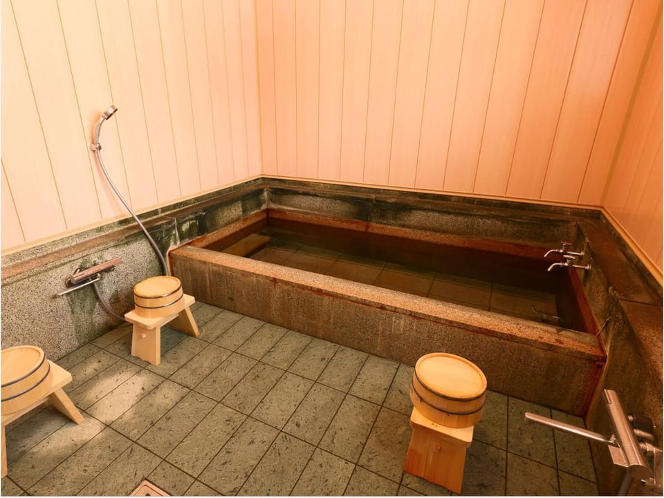 Hot Tub, Bathroom