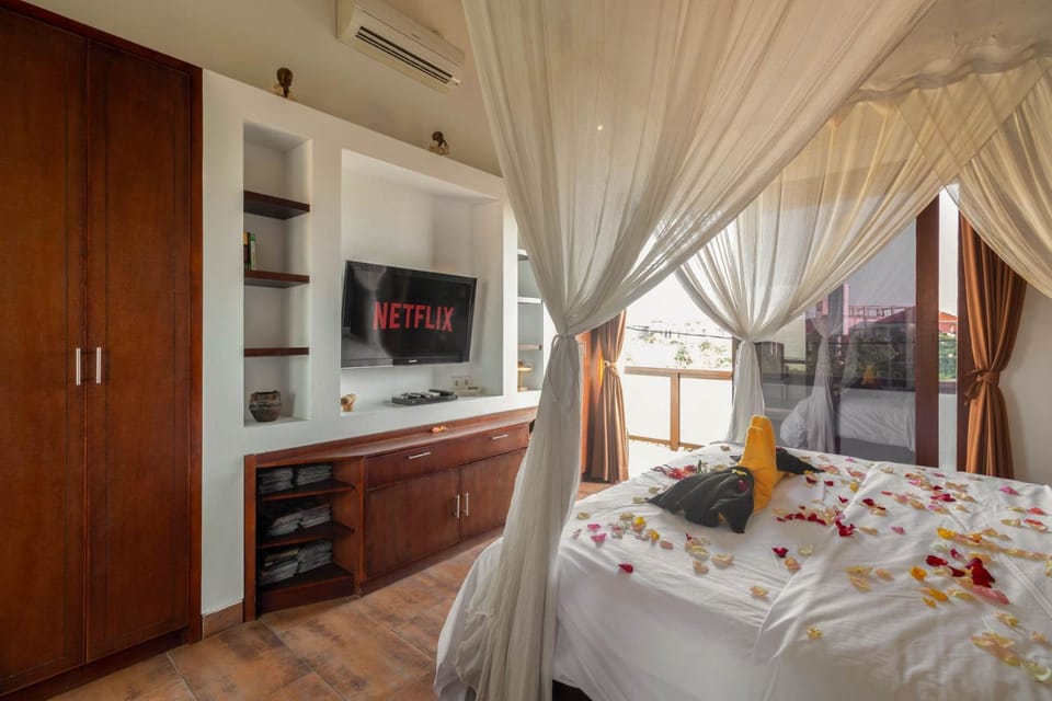 PROMO Modern Seminyak Pvt Villa with Pool and Parking Villa in Kuta