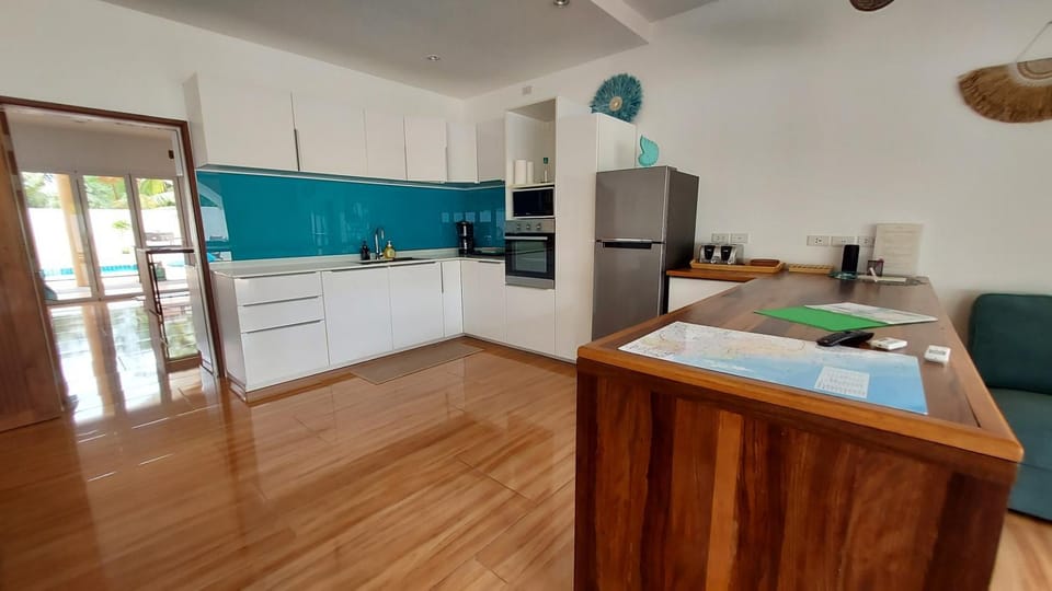 Kitchen or kitchenette, microwave, oven