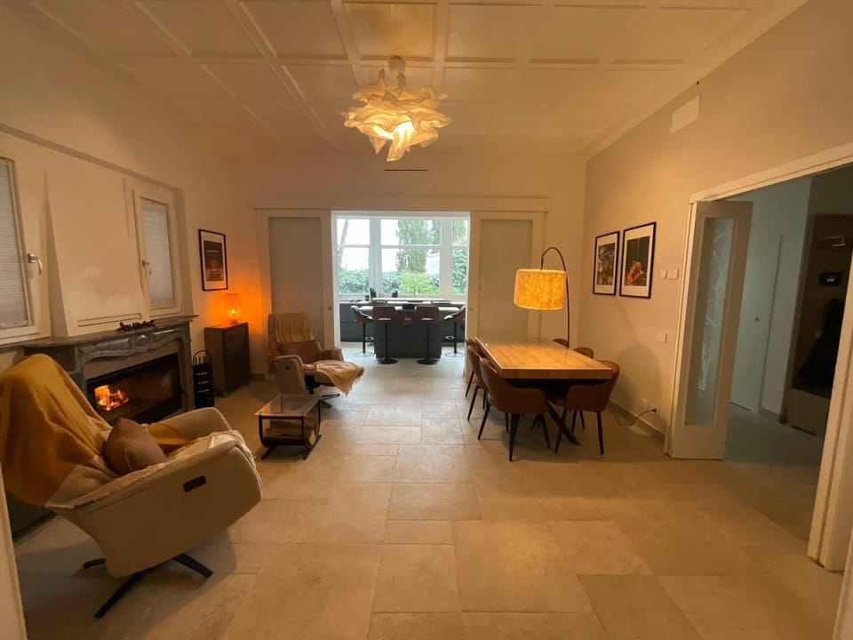 Lounge or bar