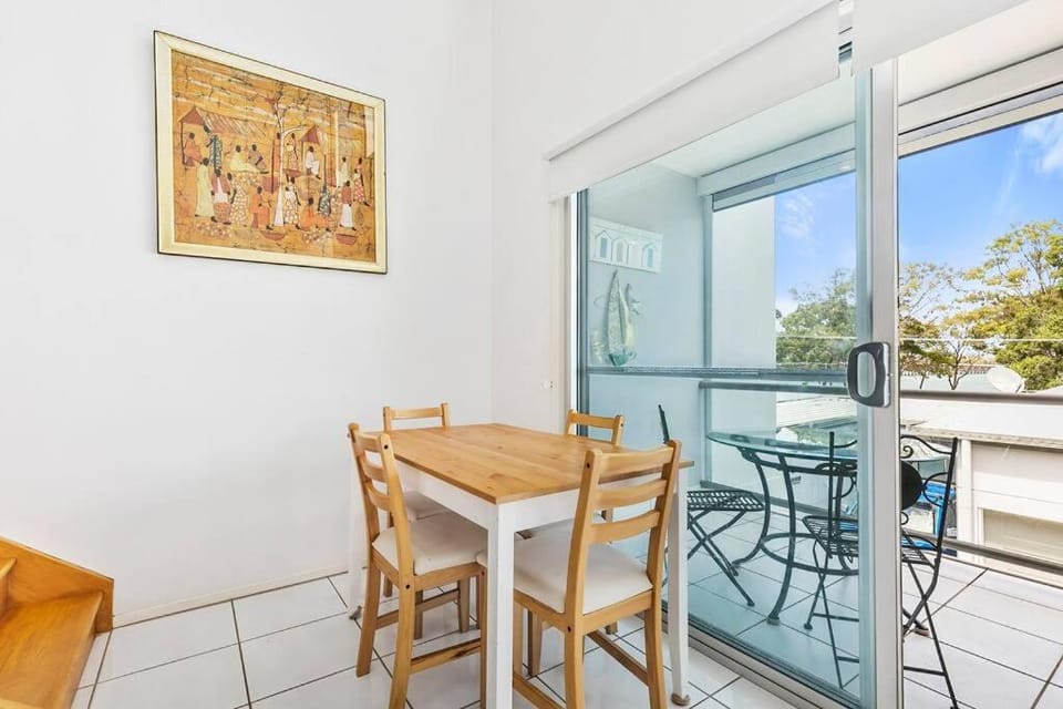 Smooth Sailing -Modern 2 bedroom apartment! Apartment in Sandstone Point