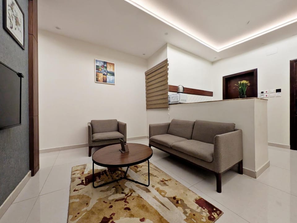 TV and multimedia, Kitchen or kitchenette, Living room, Seating area