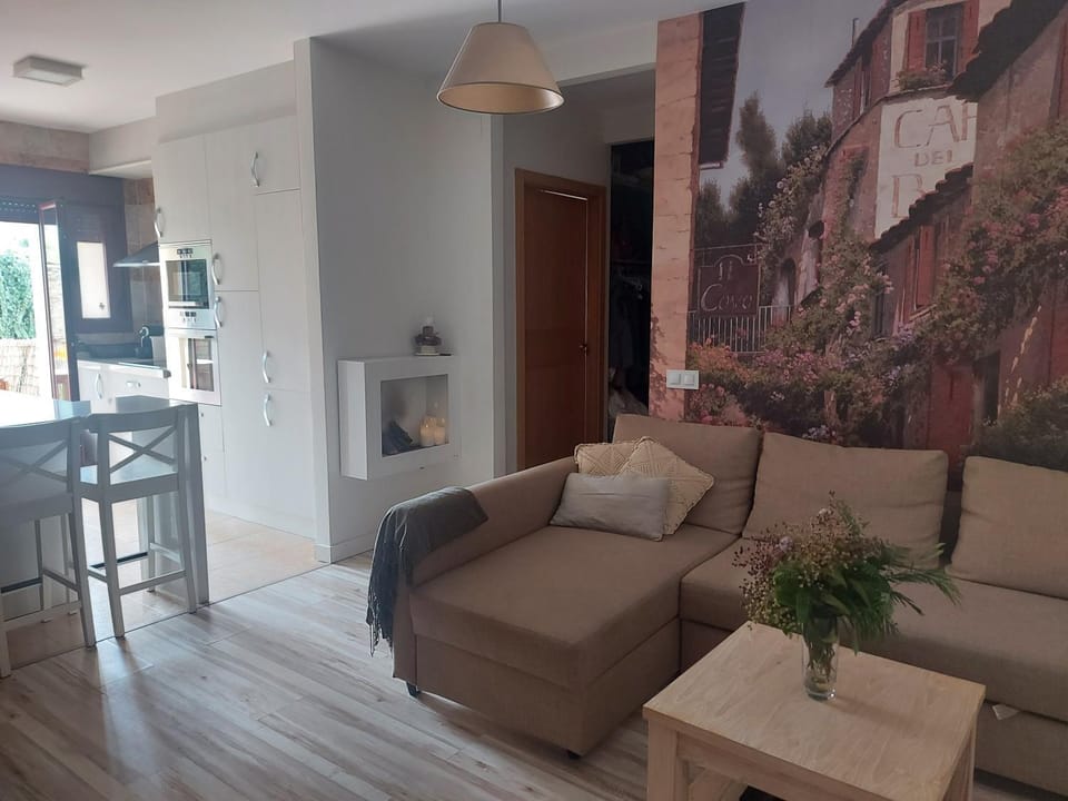 Kitchen or kitchenette, Living room