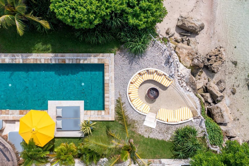 Natural landscape, Bird's eye view, Garden view, Pool view, Swimming pool, flat iron, sunbed