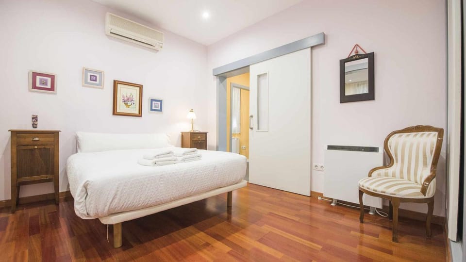Bed, Photo of the whole room, Bedroom, towels, wardrobe, air conditioner