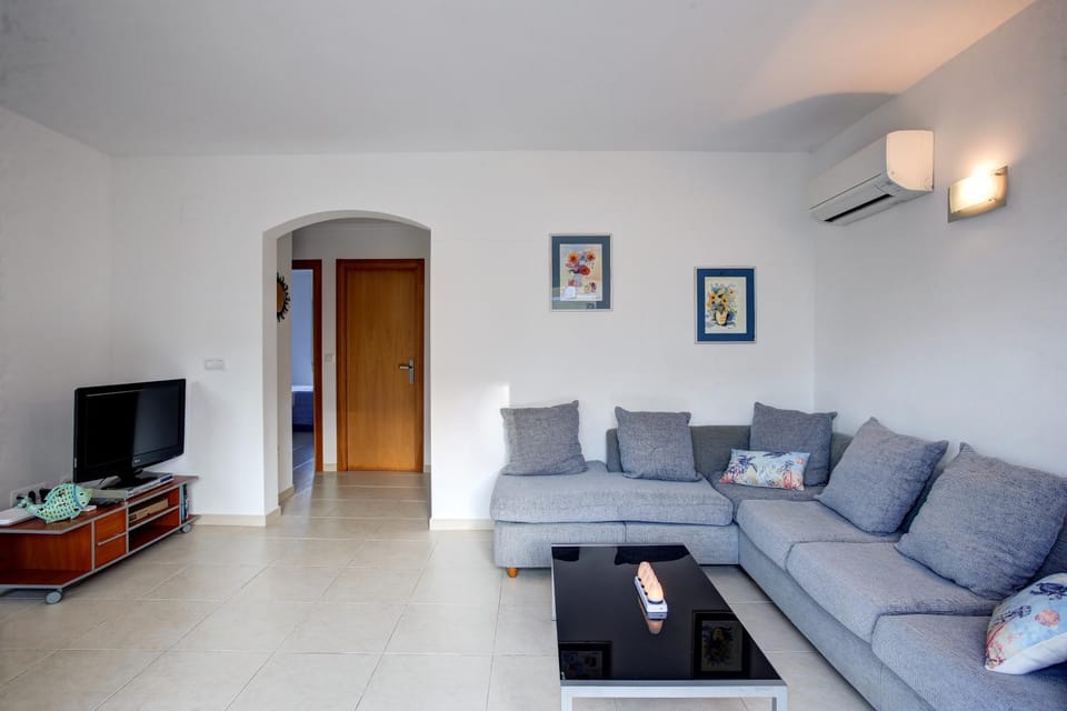 Living room, air conditioner